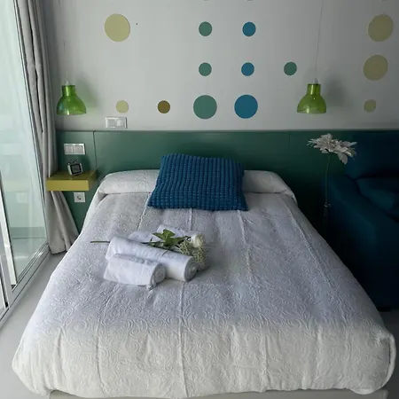 Lahola Glam Suites Torremolinos Room photo